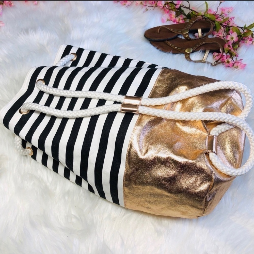 ⚠️SALE⚠️Victoria’s Secret Draw String Bag - Picture 3 of 8